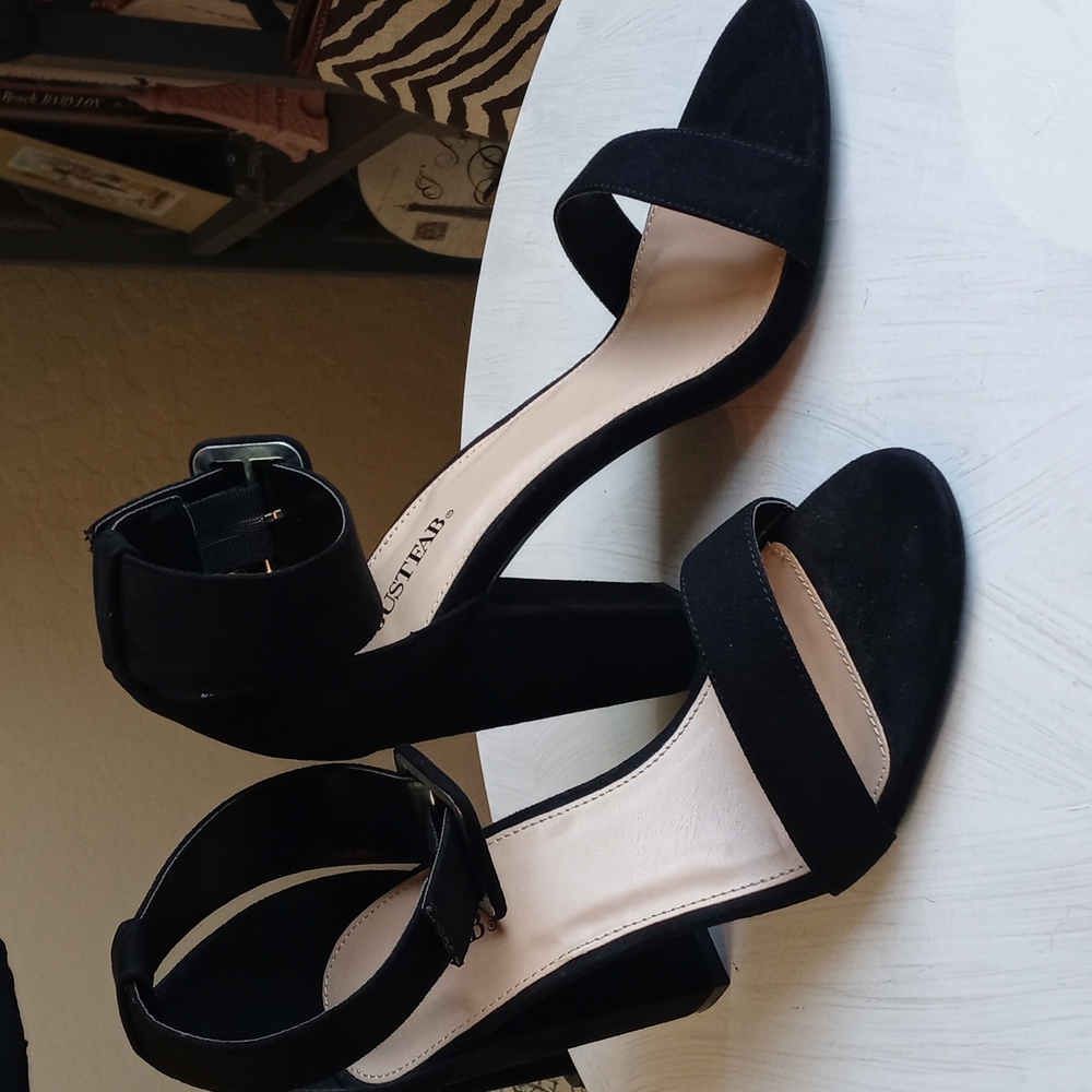 NWOT Just Fab Ankle Strap Heels